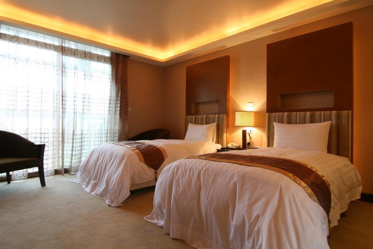 East Coast Sea View Hotel Chenggong Buitenkant foto